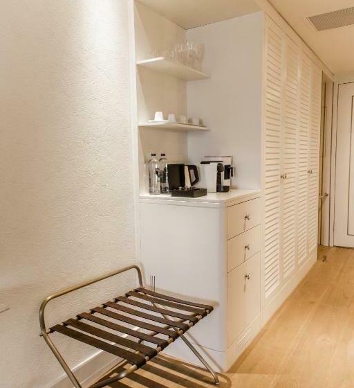 Люкс Вид на Бассейн, Biblos Resort Alaçatı