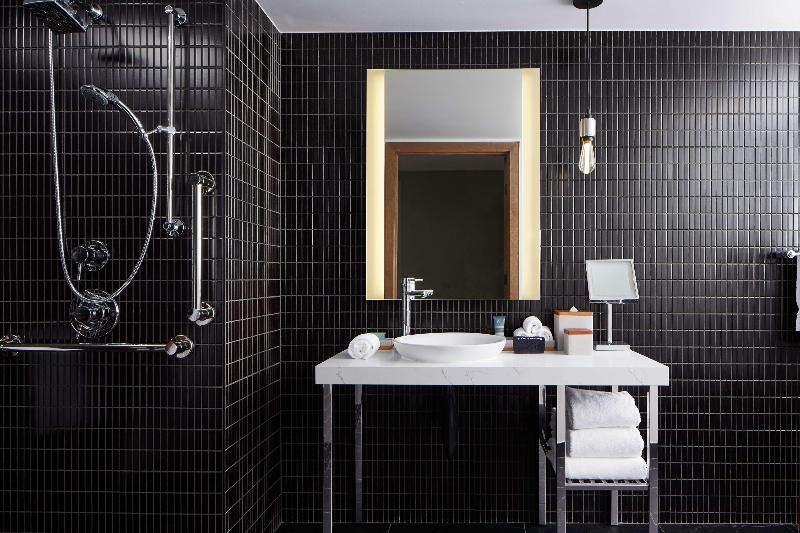 Standaard Studio met Kingsize Bed, The Sound Hotel Seattle Belltown, Tapestry Collection By Hilton