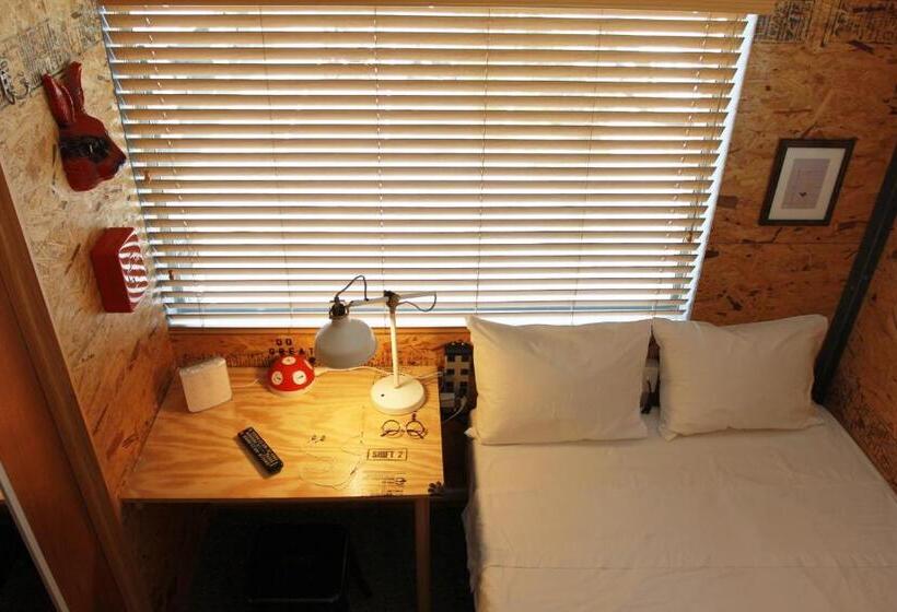 Cama em Quarto Compartilhado, Crates At The Gaythering   Men Only   Hostel