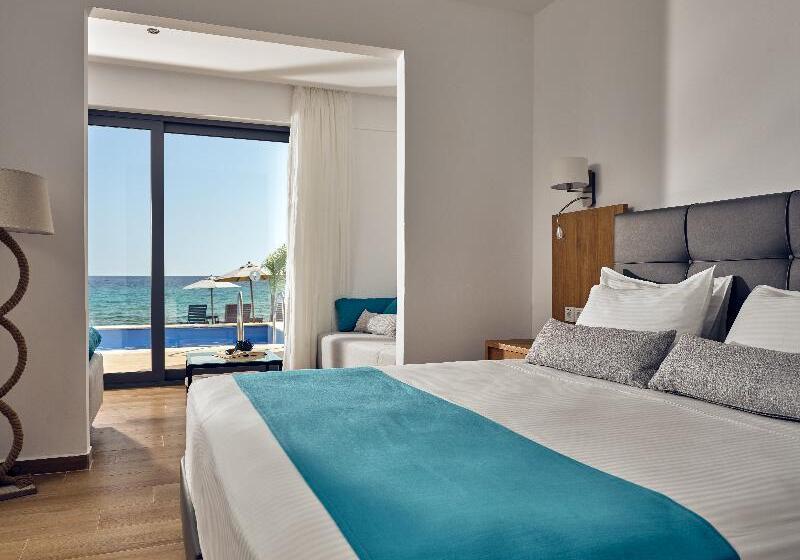 Люкс Повышенной Комфортности, Cavo Orient Beach Hotel & Suites