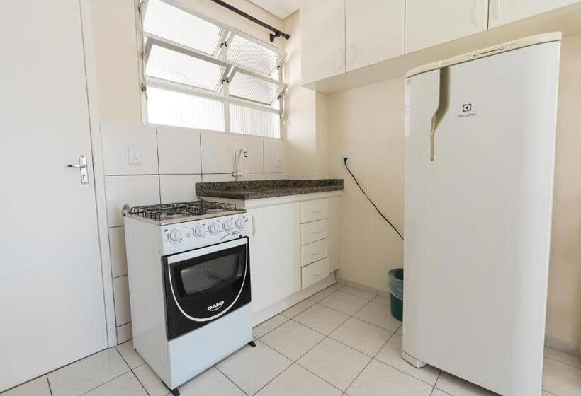 Quarto Economy, Hanna Amsterdam Praia