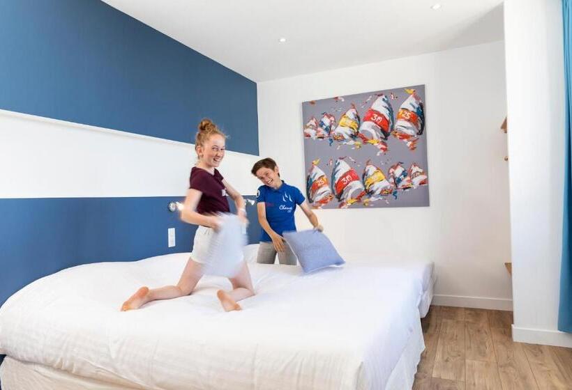 Номер Стандарт Трехместный, Hôtel Spa De La Citadelle Lorient