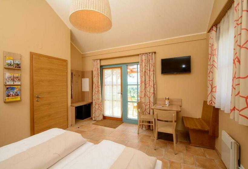 Номер Стандарт Трехместный, Jufa Hotel Neutal