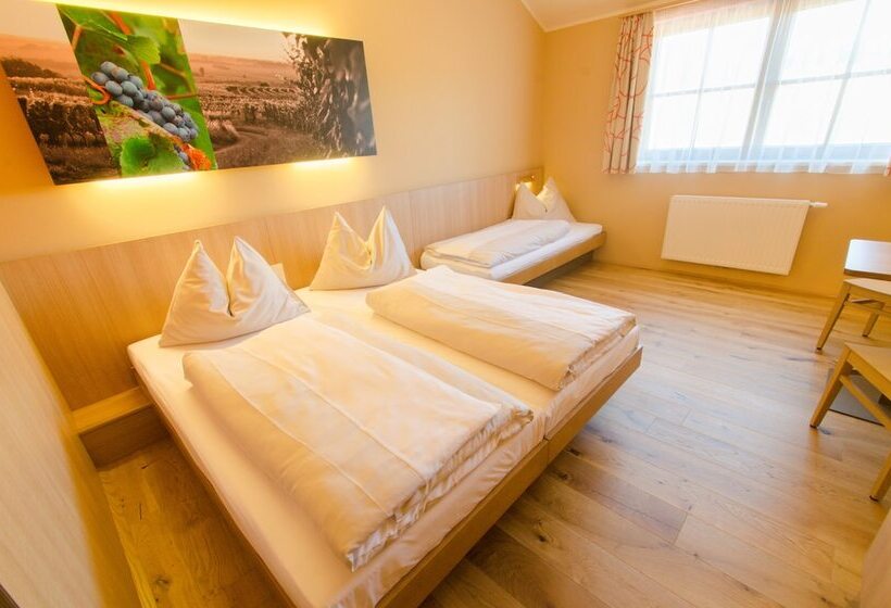 Номер Стандарт Трехместный, Jufa Hotel Neutal