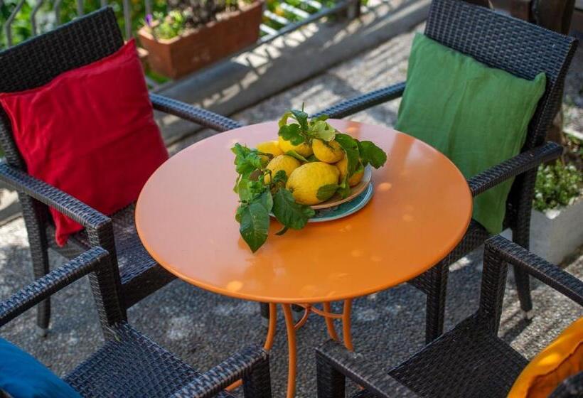 Апартаменты 1 Спальня Вид на Море, Amalfi Residence