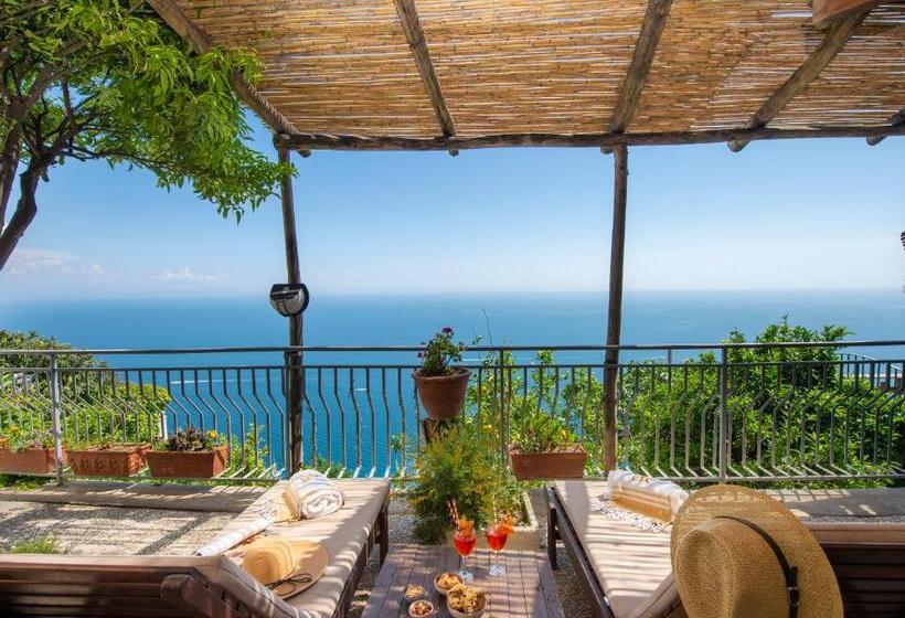 Апартаменты 1 Спальня Вид на Море, Amalfi Residence