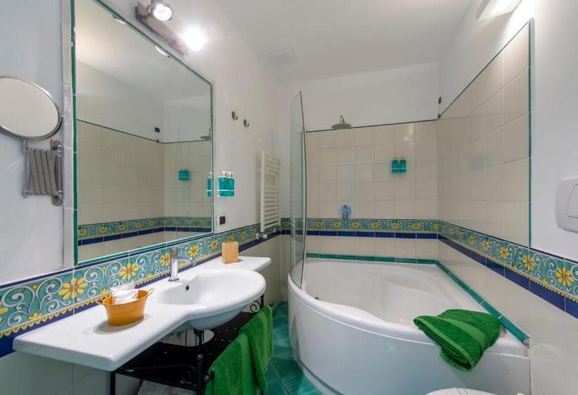 Апартаменты 1 Спальня Вид на Море, Amalfi Residence