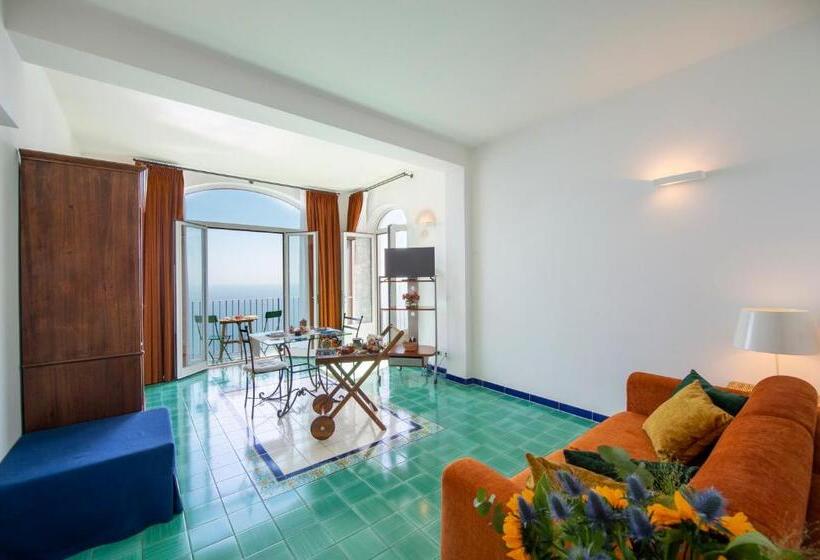 Апартаменты 1 Спальня Вид на Море, Amalfi Residence