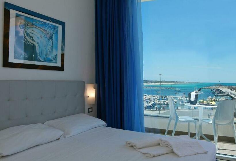 标准三人间, Nauticus Hotel Ugento