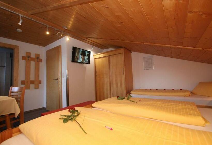 Quarto Triplo Estandar, Gästehaus Alpina