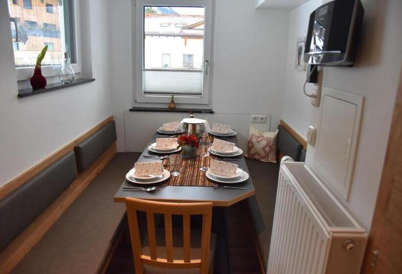 Apartamento 3 Dormitórios, Gästehaus Alpina
