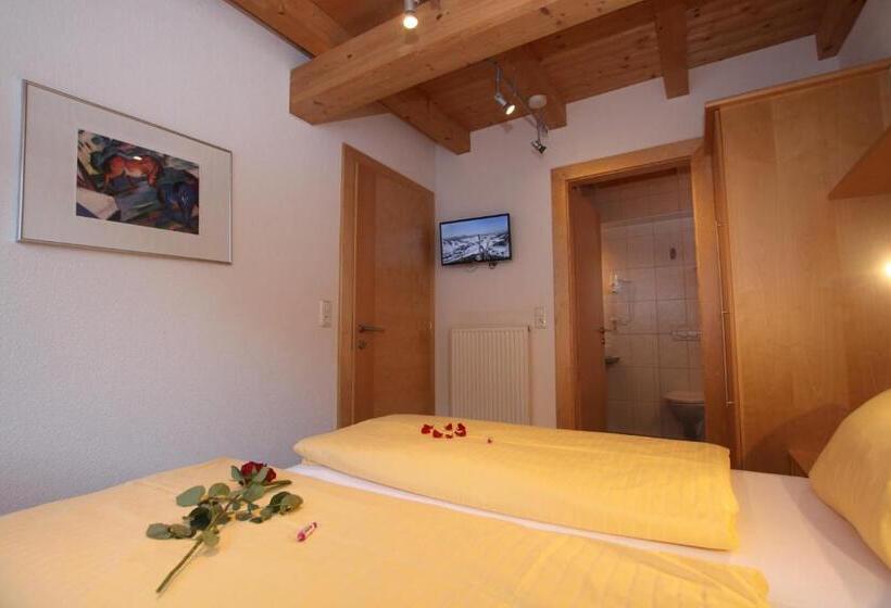 Apartamento 3 Dormitórios, Gästehaus Alpina