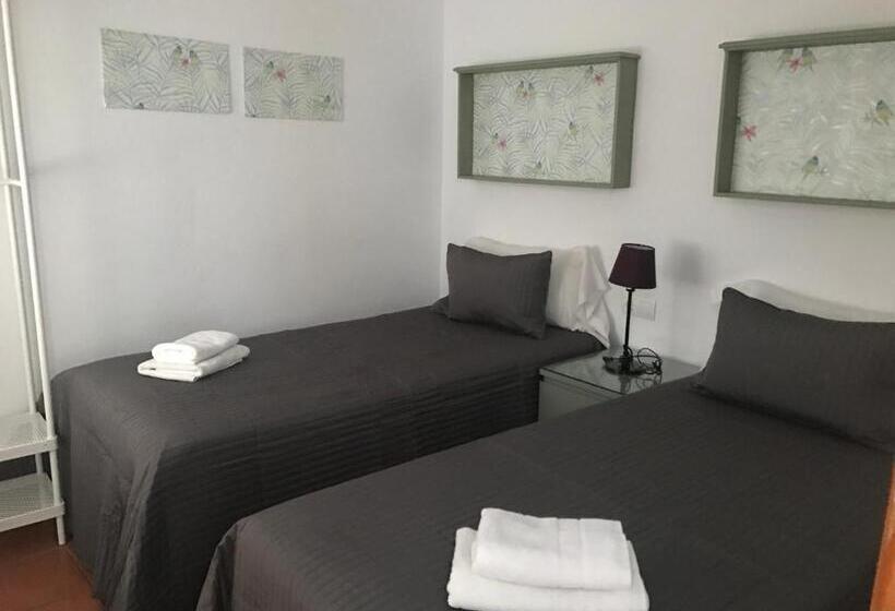 Апартаменты 2 Спальни, Hostal Sabana