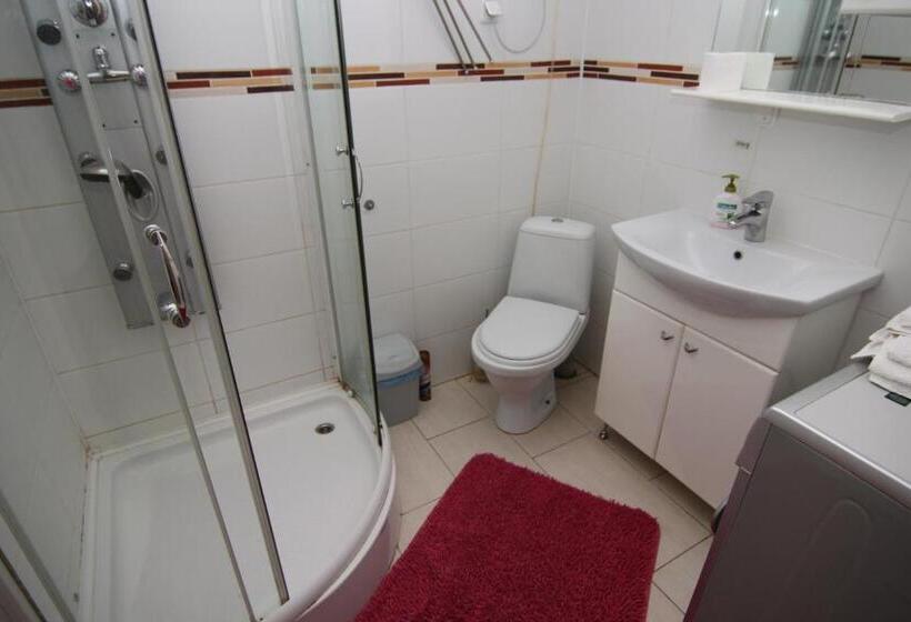 اتاق خانوادگی با چشم‌انداز دریا, Apart Hotel On Preobrajenskaya 24
