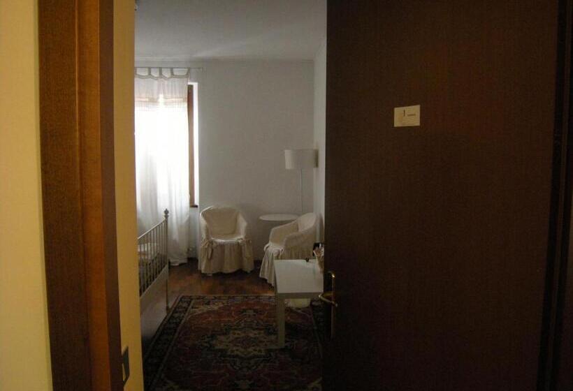 غرفة قياسية, Tre Camere