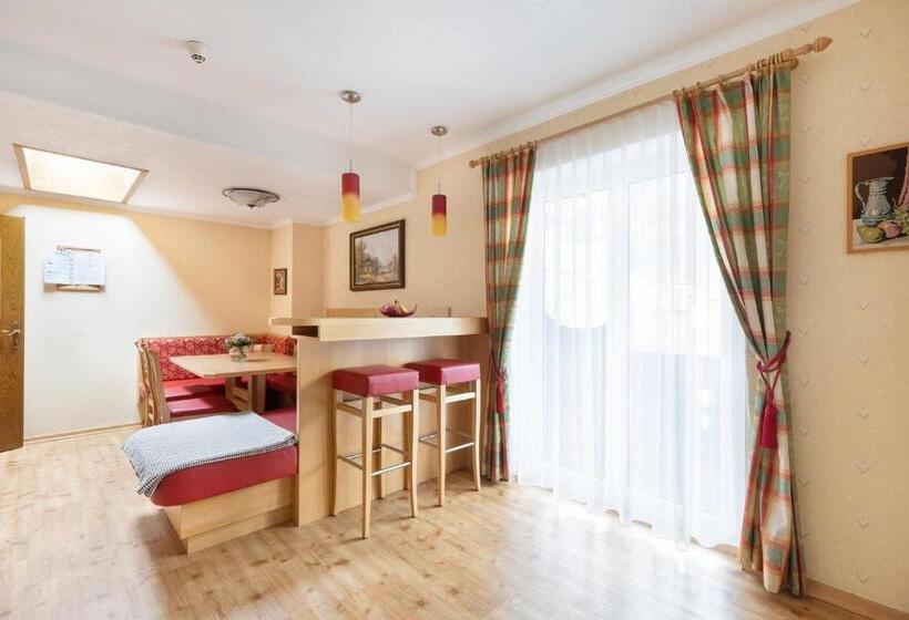 Апартаменты 3 Спальни, Pension Glockenstuhl