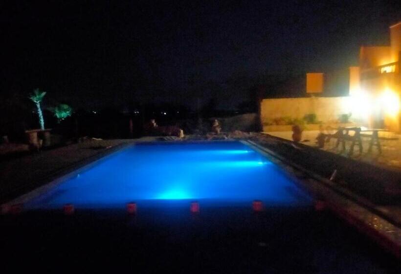 Номер Стандарт, Chez Jm Saida