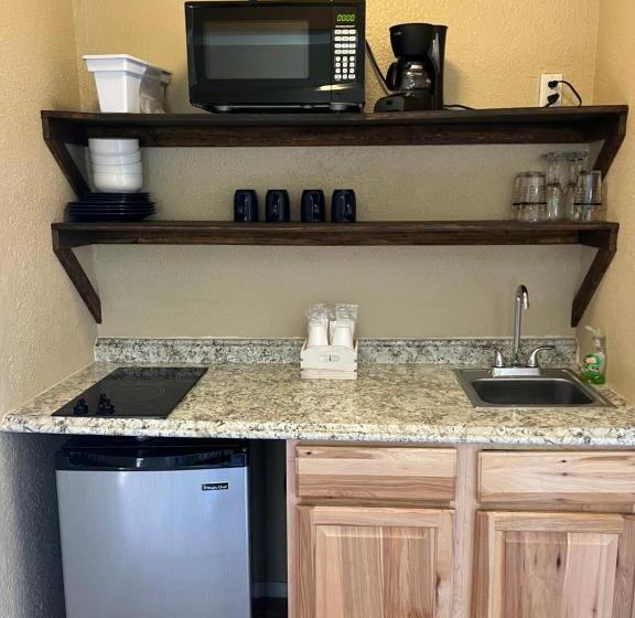 Стандартный Номер Кровать Кинг, Timberlodge Inn