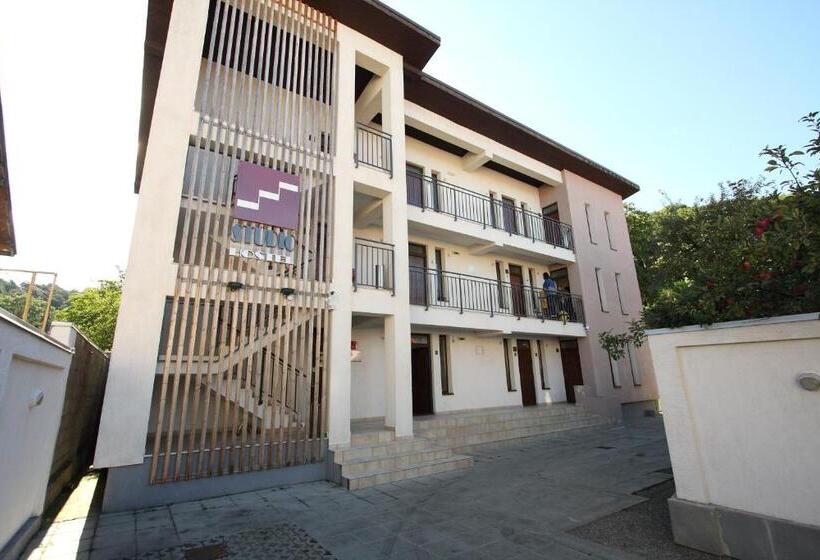 إستوديو بريميوم, Studio Apartcity