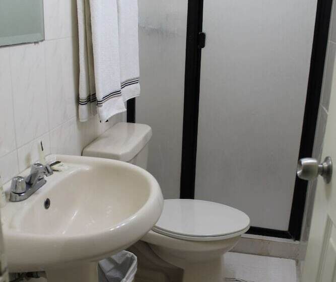 Четырехместный Номер Стандарт, Hostal Cocos Inn