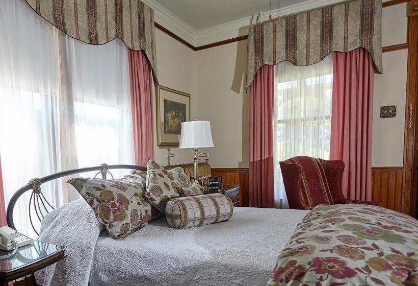 Номер Стандарт, Victoria's Historic Inn
