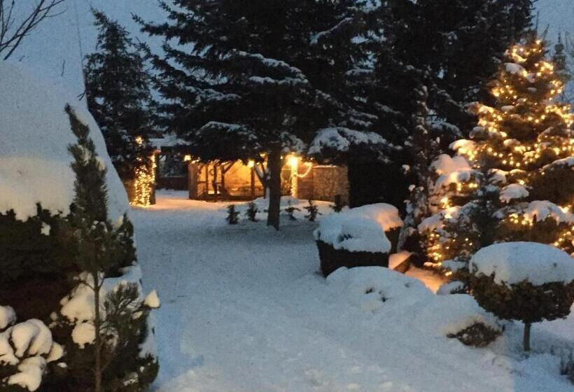 Семейный Номер, Holiday Resort švárny