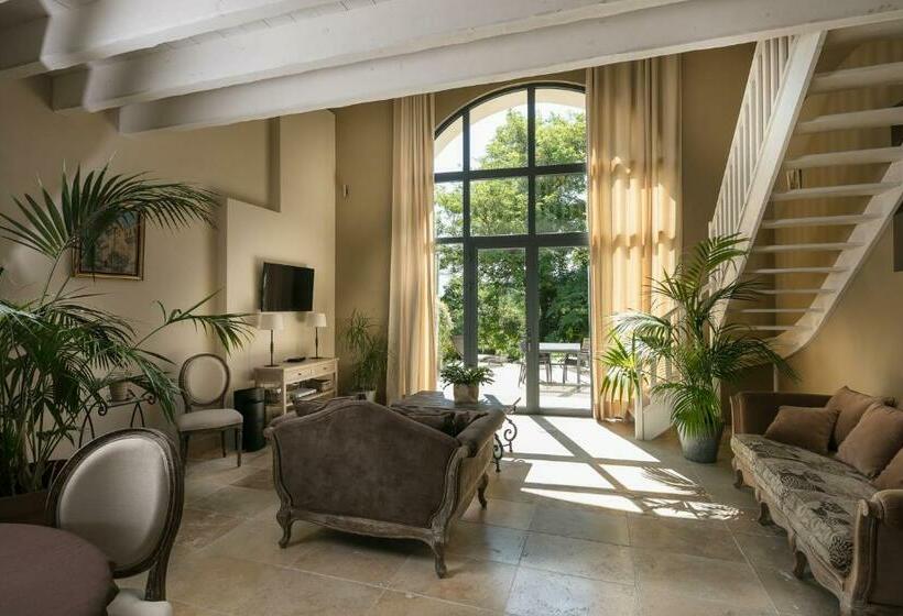 خانه 1 خوابه, Chateau Des Cinq Cantons