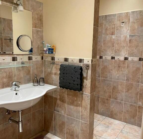 Апартаменты 1 Спальня Нижний Этаж, Gites Du Caylar   Chambres Et Appartments