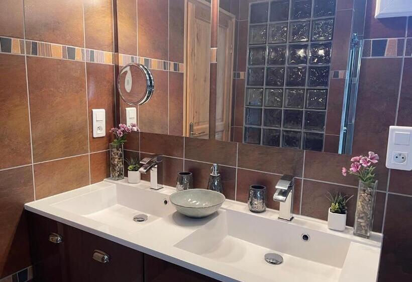 Люкс Deluxe 2 Спальни, Gites Du Caylar   Chambres Et Appartments