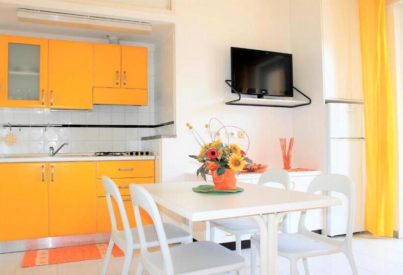 آپارتمان 1 خوابه با تراس, Residence Fiorella