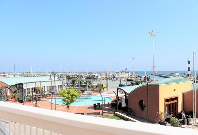 آپارتمان 1 خوابه با تراس, Residence Fiorella