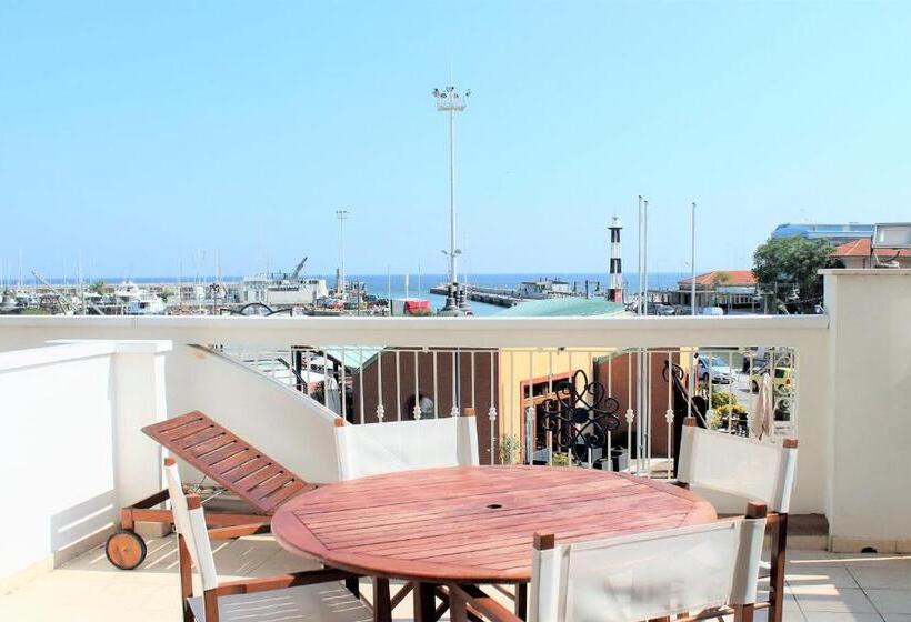 آپارتمان 1 خوابه با تراس, Residence Fiorella