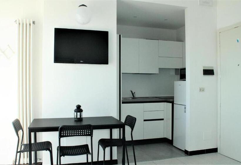 آپارتمان 1 خوابه با بالکن, Residence Fiorella