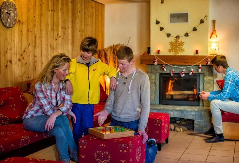 Apartamento 1 Dormitório com Sacada, Résidence Goélia Les 4 Vallées