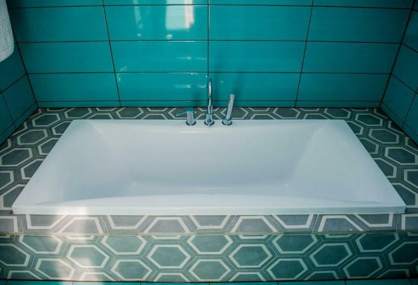 اتاق لوکس, Braun Rooms Deluxe