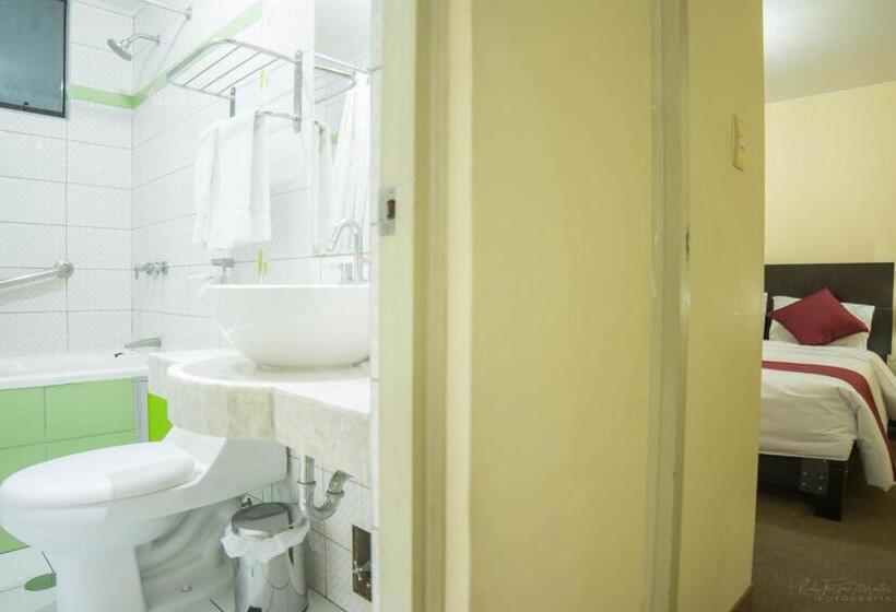דירת שלושה חדרים, Apart Hotel Incamin