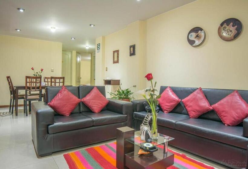 דירת שלושה חדרים, Apart Hotel Incamin