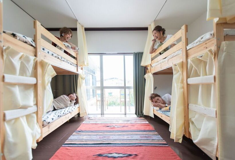 Кровать в Общей Комнате, Cafe&guest House Kaede   Hostel