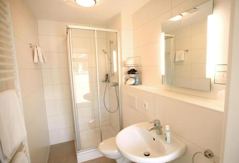 Quarto Triplo Estandar, Pension Arzberghof