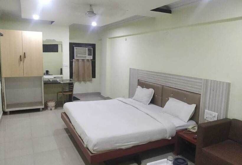 Quarto Estandar, Lals Plaza
