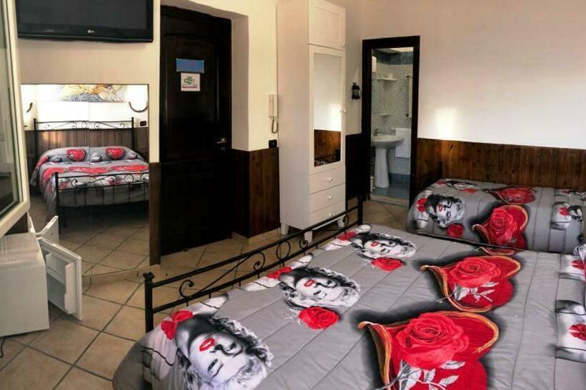 اتاق لوکس با چشم‌انداز دریا, Camere Sul Mare