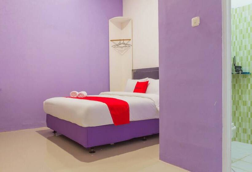 Номер Economy, Reddoorz Plus @ Tuparev Cirebon 2