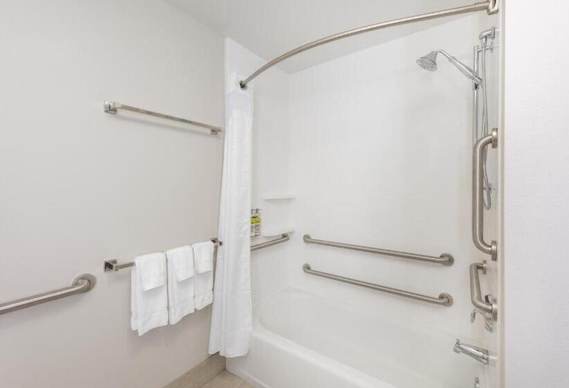 장애인을 위한 스위트, Holiday Inn Express & Suites   Ottawa, An Ihg