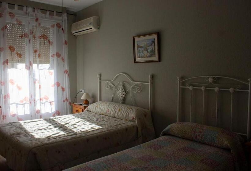 Номер Стандарт Трехместный, Hostal Casa Jose