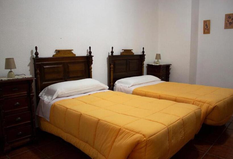 Четырехместный Номер Стандарт, Hostal Casa Jose