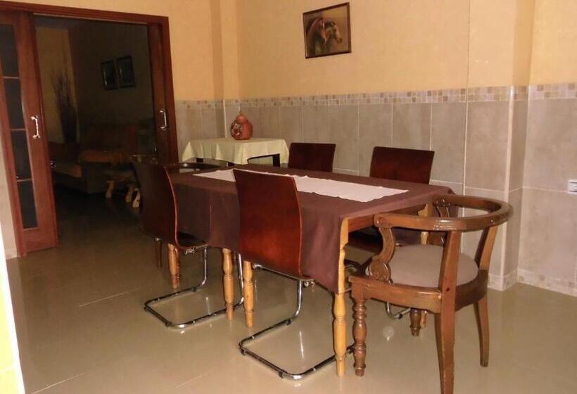 Дом 4 Спальни, Hostal Casa Jose