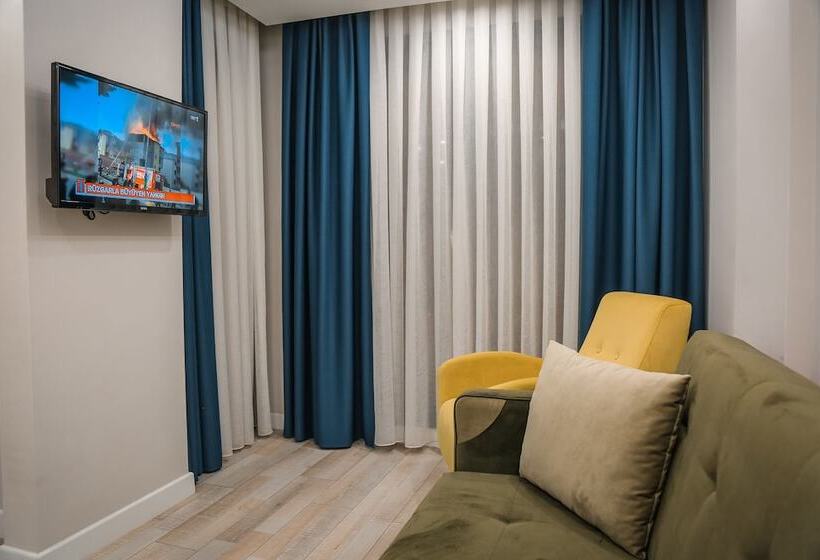 Suite Deluxe, White Golden Suite