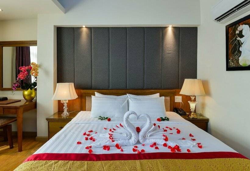 اتاق لوکس سه تخته, Saigonciti Hotel A