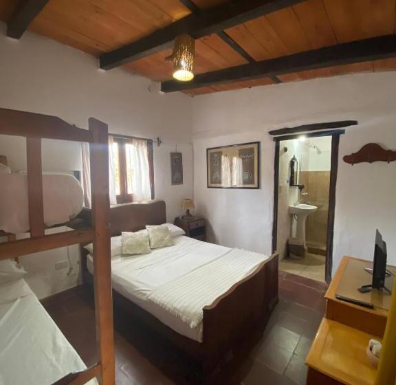 اتاق استاندارد چهار تخته, Hostal Tierra Andina Cafayate