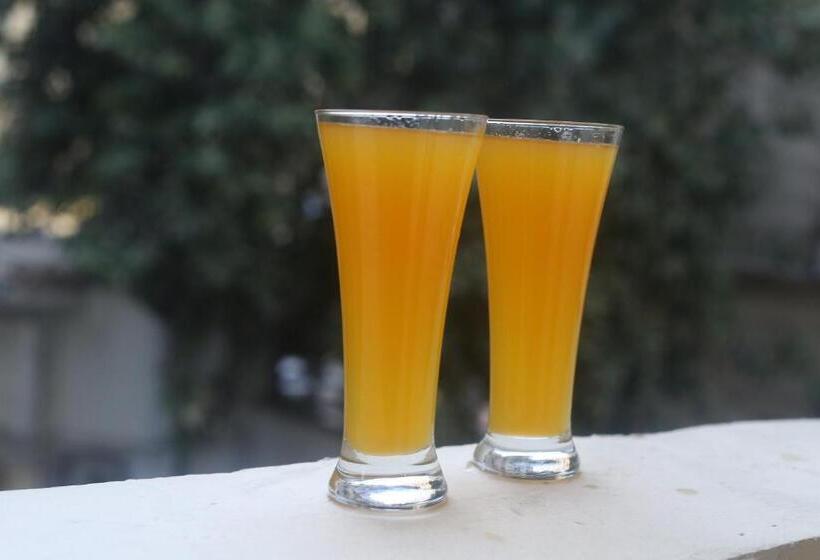 اتاق راحتی سه تخته, Ambiance Cairo